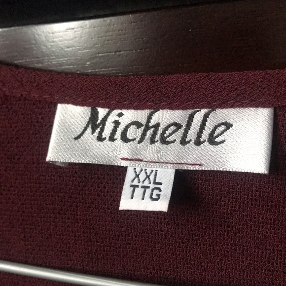 3/$30 Burgundy open front top - Picture 3 of 3